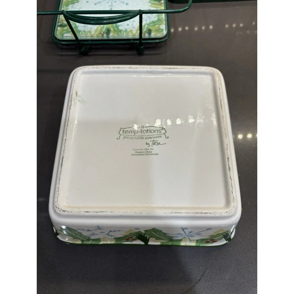 Temp-tations by Tara Hometown Christmas Medium Dish With Trivet Lid Wire Rack